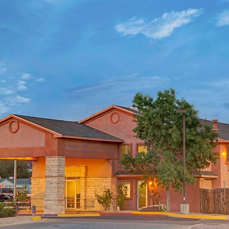 Super 8 By Wyndham Belen Nm Hotel Exterior photo