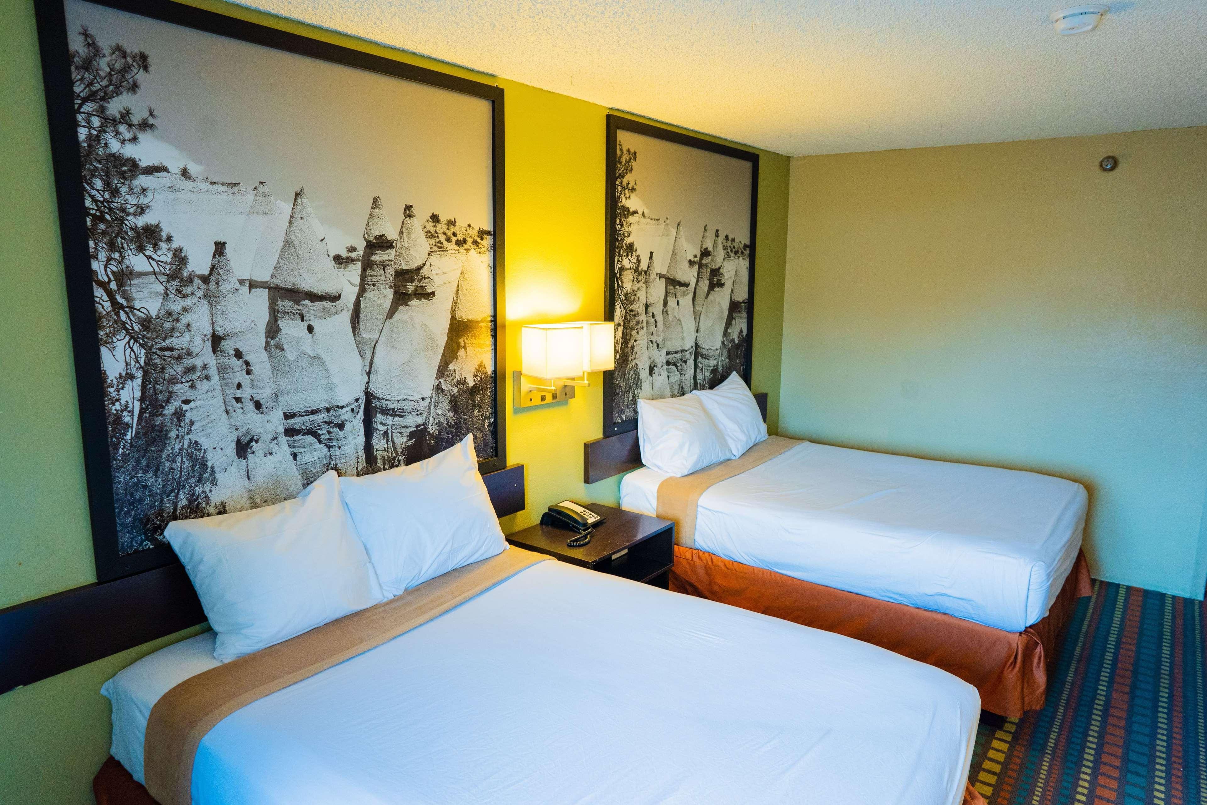 Super 8 By Wyndham Belen Nm Hotel Exterior photo